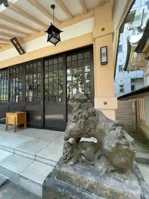 高輪神社の{uncategorized: "未分類", other: "その他", undefined: "問題あり", building: "その他建物", grave: "お墓", sacred_gate: "鳥居", guardian: "狛犬", statue: "像", buddha: "仏像", history: "歴史", nature: "自然", garden: "庭園", animal: "動物", pagoda: "塔", temizu: "手水舎", mountain_gate: "山門・神門", sanctuary: "本殿・本堂", subordinate: "末社・摂社", art: "芸術", scenery: "景色", jizo: "地蔵", ema: "絵馬", goshuin: "御朱印", omikuji: "おみくじ", items: "授与品その他", amulet: "お守り", goshuincho: "御朱印帳", eats: "食事", festival: "お祭り", votive_dance: "神楽", shichigosan: "七五三参", wedding: "結婚式", experience: "体験その他", initially: "初詣", around: "周辺", anti_infection: "感染症対策"}