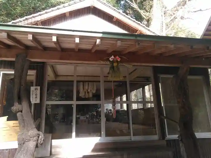 鶴の岩屋(法海寺)の本殿・本堂