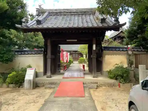 松雲院の山門