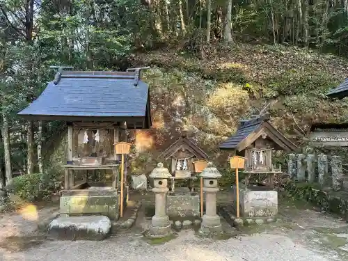 玉作湯神社の{uncategorized: "未分類", other: "その他", undefined: "問題あり", building: "その他建物", grave: "お墓", sacred_gate: "鳥居", guardian: "狛犬", statue: "像", buddha: "仏像", history: "歴史", nature: "自然", garden: "庭園", animal: "動物", pagoda: "塔", temizu: "手水舎", mountain_gate: "山門・神門", sanctuary: "本殿・本堂", subordinate: "末社・摂社", art: "芸術", scenery: "景色", jizo: "地蔵", ema: "絵馬", goshuin: "御朱印", omikuji: "おみくじ", items: "授与品その他", amulet: "お守り", goshuincho: "御朱印帳", eats: "食事", festival: "お祭り", votive_dance: "神楽", shichigosan: "七五三参", wedding: "結婚式", experience: "体験その他", initially: "初詣", around: "周辺", anti_infection: "感染症対策"}