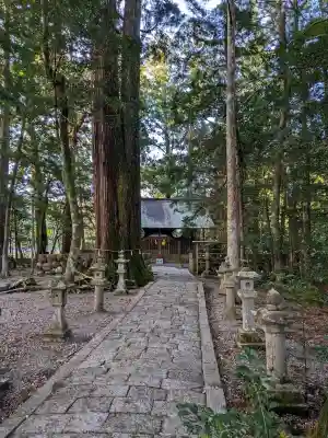 飛鳥神社の{uncategorized: "未分類", other: "その他", undefined: "問題あり", building: "その他建物", grave: "お墓", sacred_gate: "鳥居", guardian: "狛犬", statue: "像", buddha: "仏像", history: "歴史", nature: "自然", garden: "庭園", animal: "動物", pagoda: "塔", temizu: "手水舎", mountain_gate: "山門・神門", sanctuary: "本殿・本堂", subordinate: "末社・摂社", art: "芸術", scenery: "景色", jizo: "地蔵", ema: "絵馬", goshuin: "御朱印", omikuji: "おみくじ", items: "授与品その他", amulet: "お守り", goshuincho: "御朱印帳", eats: "食事", festival: "お祭り", votive_dance: "神楽", shichigosan: "七五三参", wedding: "結婚式", experience: "体験その他", initially: "初詣", around: "周辺", anti_infection: "感染症対策"}
