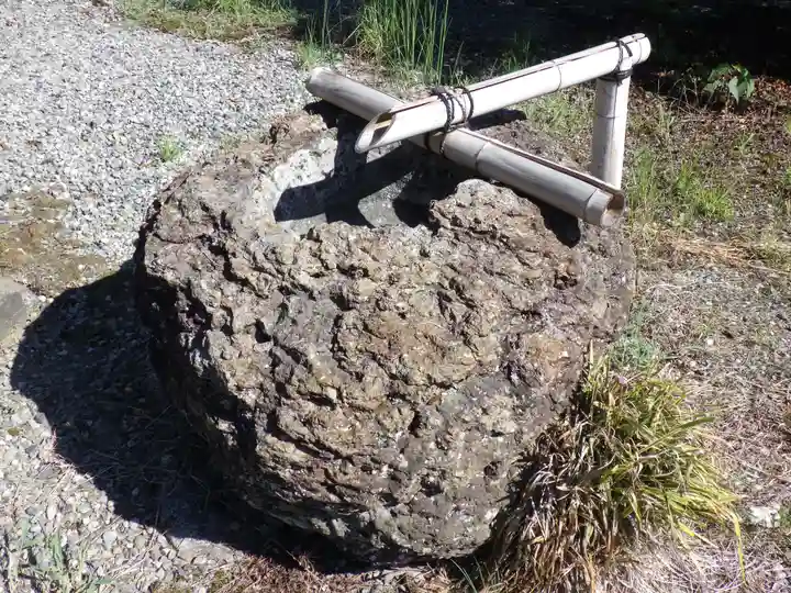 白鳥神社の手水舎