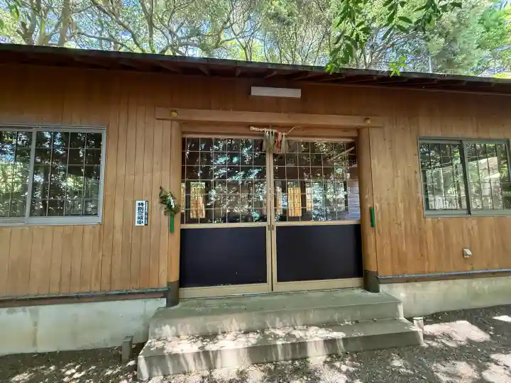 満留山神社の{uncategorized: "未分類", other: "その他", undefined: "問題あり", building: "その他建物", grave: "お墓", sacred_gate: "鳥居", guardian: "狛犬", statue: "像", buddha: "仏像", history: "歴史", nature: "自然", garden: "庭園", animal: "動物", pagoda: "塔", temizu: "手水舎", mountain_gate: "山門・神門", sanctuary: "本殿・本堂", subordinate: "末社・摂社", art: "芸術", scenery: "景色", jizo: "地蔵", ema: "絵馬", goshuin: "御朱印", omikuji: "おみくじ", items: "授与品その他", amulet: "お守り", goshuincho: "御朱印帳", eats: "食事", festival: "お祭り", votive_dance: "神楽", shichigosan: "七五三参", wedding: "結婚式", experience: "体験その他", initially: "初詣", around: "周辺", anti_infection: "感染症対策"}