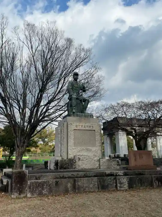 加藤神社の{uncategorized: "未分類", other: "その他", undefined: "問題あり", building: "その他建物", grave: "お墓", sacred_gate: "鳥居", guardian: "狛犬", statue: "像", buddha: "仏像", history: "歴史", nature: "自然", garden: "庭園", animal: "動物", pagoda: "塔", temizu: "手水舎", mountain_gate: "山門・神門", sanctuary: "本殿・本堂", subordinate: "末社・摂社", art: "芸術", scenery: "景色", jizo: "地蔵", ema: "絵馬", goshuin: "御朱印", omikuji: "おみくじ", items: "授与品その他", amulet: "お守り", goshuincho: "御朱印帳", eats: "食事", festival: "お祭り", votive_dance: "神楽", shichigosan: "七五三参", wedding: "結婚式", experience: "体験その他", initially: "初詣", around: "周辺", anti_infection: "感染症対策"}