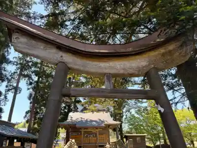 八幡神社の{uncategorized: "未分類", other: "その他", undefined: "問題あり", building: "その他建物", grave: "お墓", sacred_gate: "鳥居", guardian: "狛犬", statue: "像", buddha: "仏像", history: "歴史", nature: "自然", garden: "庭園", animal: "動物", pagoda: "塔", temizu: "手水舎", mountain_gate: "山門・神門", sanctuary: "本殿・本堂", subordinate: "末社・摂社", art: "芸術", scenery: "景色", jizo: "地蔵", ema: "絵馬", goshuin: "御朱印", omikuji: "おみくじ", items: "授与品その他", amulet: "お守り", goshuincho: "御朱印帳", eats: "食事", festival: "お祭り", votive_dance: "神楽", shichigosan: "七五三参", wedding: "結婚式", experience: "体験その他", initially: "初詣", around: "周辺", anti_infection: "感染症対策"}