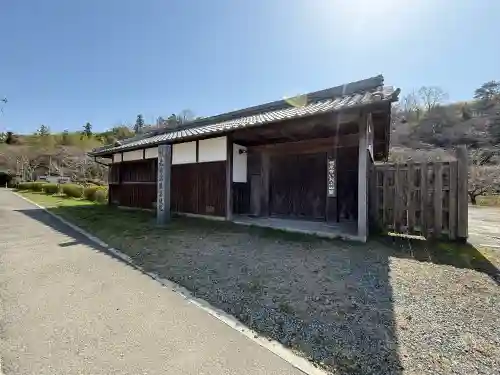 根来寺の{uncategorized: "未分類", other: "その他", undefined: "問題あり", building: "その他建物", grave: "お墓", sacred_gate: "鳥居", guardian: "狛犬", statue: "像", buddha: "仏像", history: "歴史", nature: "自然", garden: "庭園", animal: "動物", pagoda: "塔", temizu: "手水舎", mountain_gate: "山門・神門", sanctuary: "本殿・本堂", subordinate: "末社・摂社", art: "芸術", scenery: "景色", jizo: "地蔵", ema: "絵馬", goshuin: "御朱印", omikuji: "おみくじ", items: "授与品その他", amulet: "お守り", goshuincho: "御朱印帳", eats: "食事", festival: "お祭り", votive_dance: "神楽", shichigosan: "七五三参", wedding: "結婚式", experience: "体験その他", initially: "初詣", around: "周辺", anti_infection: "感染症対策"}