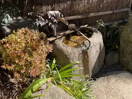 正寶院（飛不動尊）の手水舎