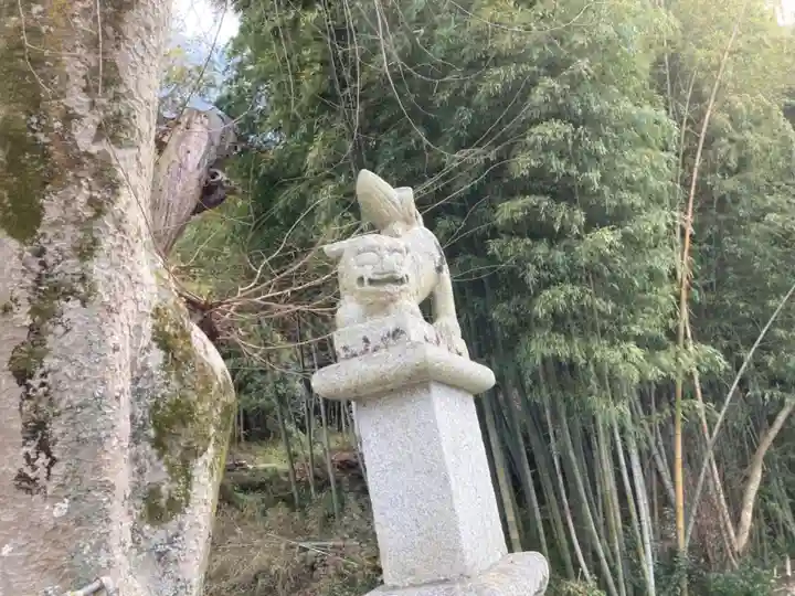 荒神社の狛犬