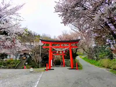 虻田神社の{uncategorized: "未分類", other: "その他", undefined: "問題あり", building: "その他建物", grave: "お墓", sacred_gate: "鳥居", guardian: "狛犬", statue: "像", buddha: "仏像", history: "歴史", nature: "自然", garden: "庭園", animal: "動物", pagoda: "塔", temizu: "手水舎", mountain_gate: "山門・神門", sanctuary: "本殿・本堂", subordinate: "末社・摂社", art: "芸術", scenery: "景色", jizo: "地蔵", ema: "絵馬", goshuin: "御朱印", omikuji: "おみくじ", items: "授与品その他", amulet: "お守り", goshuincho: "御朱印帳", eats: "食事", festival: "お祭り", votive_dance: "神楽", shichigosan: "七五三参", wedding: "結婚式", experience: "体験その他", initially: "初詣", around: "周辺", anti_infection: "感染症対策"}