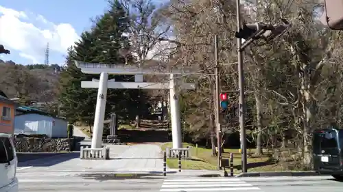 諏訪大社上社前宮の鳥居