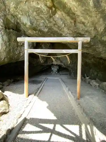 御厨人窟・神明窟(高知県)