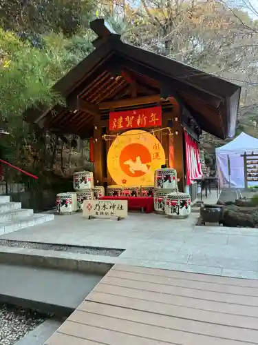 乃木神社の{uncategorized: "未分類", other: "その他", undefined: "問題あり", building: "その他建物", grave: "お墓", sacred_gate: "鳥居", guardian: "狛犬", statue: "像", buddha: "仏像", history: "歴史", nature: "自然", garden: "庭園", animal: "動物", pagoda: "塔", temizu: "手水舎", mountain_gate: "山門・神門", sanctuary: "本殿・本堂", subordinate: "末社・摂社", art: "芸術", scenery: "景色", jizo: "地蔵", ema: "絵馬", goshuin: "御朱印", omikuji: "おみくじ", items: "授与品その他", amulet: "お守り", goshuincho: "御朱印帳", eats: "食事", festival: "お祭り", votive_dance: "神楽", shichigosan: "七五三参", wedding: "結婚式", experience: "体験その他", initially: "初詣", around: "周辺", anti_infection: "感染症対策"}