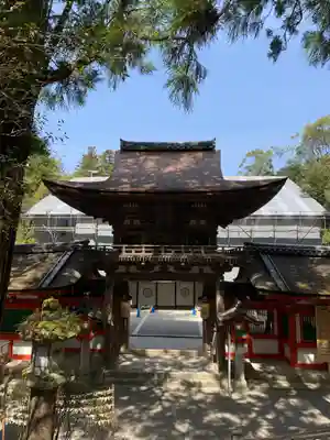 石上神宮の山門・神門