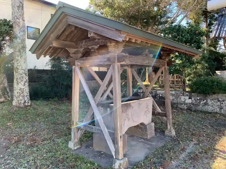 神明神社の手水舎