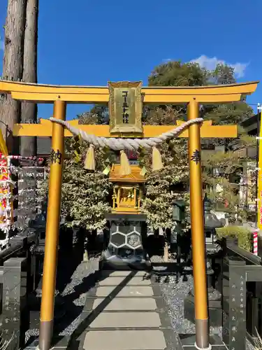 亀ケ池八幡宮の末社・摂社