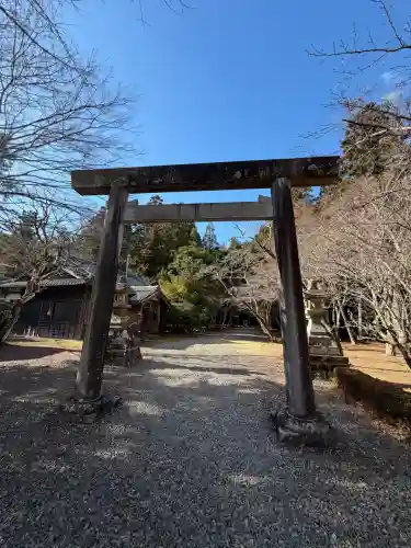 八柱神社（大内山）の{uncategorized: "未分類", other: "その他", undefined: "問題あり", building: "その他建物", grave: "お墓", sacred_gate: "鳥居", guardian: "狛犬", statue: "像", buddha: "仏像", history: "歴史", nature: "自然", garden: "庭園", animal: "動物", pagoda: "塔", temizu: "手水舎", mountain_gate: "山門・神門", sanctuary: "本殿・本堂", subordinate: "末社・摂社", art: "芸術", scenery: "景色", jizo: "地蔵", ema: "絵馬", goshuin: "御朱印", omikuji: "おみくじ", items: "授与品その他", amulet: "お守り", goshuincho: "御朱印帳", eats: "食事", festival: "お祭り", votive_dance: "神楽", shichigosan: "七五三参", wedding: "結婚式", experience: "体験その他", initially: "初詣", around: "周辺", anti_infection: "感染症対策"}