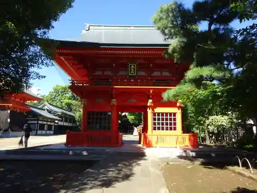 穴八幡宮の山門・神門