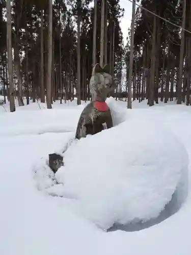 二ツ森稲荷神社の狛犬