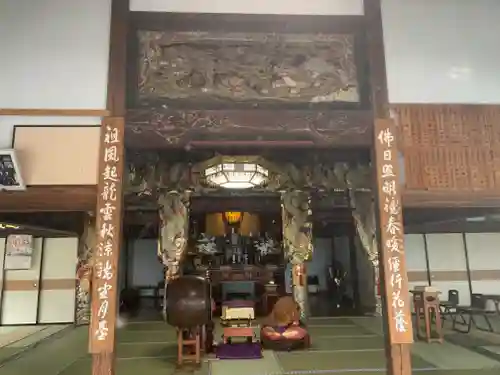 明鏡山龍雲寺の本殿・本堂