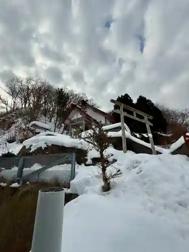 小谷石神社の{uncategorized: "未分類", other: "その他", undefined: "問題あり", building: "その他建物", grave: "お墓", sacred_gate: "鳥居", guardian: "狛犬", statue: "像", buddha: "仏像", history: "歴史", nature: "自然", garden: "庭園", animal: "動物", pagoda: "塔", temizu: "手水舎", mountain_gate: "山門・神門", sanctuary: "本殿・本堂", subordinate: "末社・摂社", art: "芸術", scenery: "景色", jizo: "地蔵", ema: "絵馬", goshuin: "御朱印", omikuji: "おみくじ", items: "授与品その他", amulet: "お守り", goshuincho: "御朱印帳", eats: "食事", festival: "お祭り", votive_dance: "神楽", shichigosan: "七五三参", wedding: "結婚式", experience: "体験その他", initially: "初詣", around: "周辺", anti_infection: "感染症対策"}