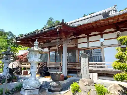 桂谷寺の本殿・本堂