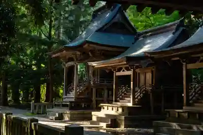 彌彦神社の末社・摂社