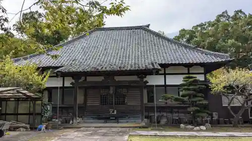 慈恩院の本殿・本堂