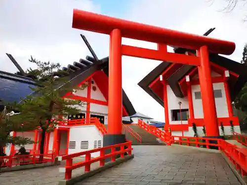 宝徳山稲荷大社の鳥居