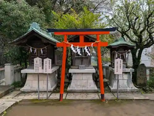 根岸八幡神社の{uncategorized: "未分類", other: "その他", undefined: "問題あり", building: "その他建物", grave: "お墓", sacred_gate: "鳥居", guardian: "狛犬", statue: "像", buddha: "仏像", history: "歴史", nature: "自然", garden: "庭園", animal: "動物", pagoda: "塔", temizu: "手水舎", mountain_gate: "山門・神門", sanctuary: "本殿・本堂", subordinate: "末社・摂社", art: "芸術", scenery: "景色", jizo: "地蔵", ema: "絵馬", goshuin: "御朱印", omikuji: "おみくじ", items: "授与品その他", amulet: "お守り", goshuincho: "御朱印帳", eats: "食事", festival: "お祭り", votive_dance: "神楽", shichigosan: "七五三参", wedding: "結婚式", experience: "体験その他", initially: "初詣", around: "周辺", anti_infection: "感染症対策"}
