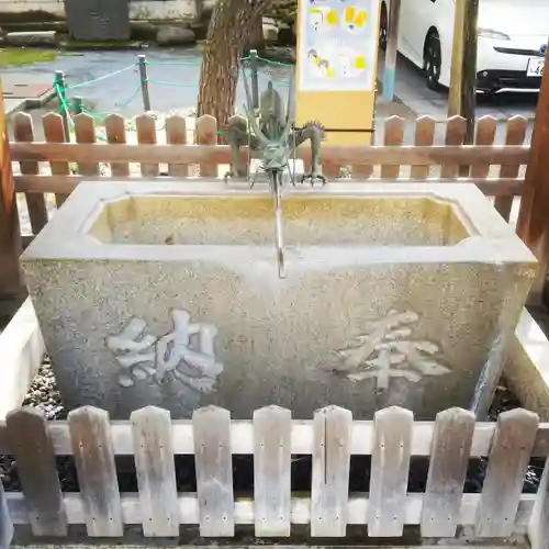 鎧神社の手水舎