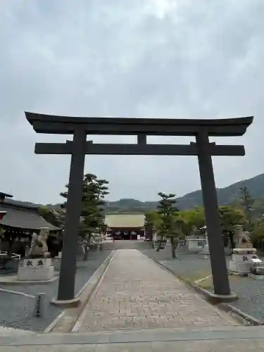 亀山神社の{uncategorized: "未分類", other: "その他", undefined: "問題あり", building: "その他建物", grave: "お墓", sacred_gate: "鳥居", guardian: "狛犬", statue: "像", buddha: "仏像", history: "歴史", nature: "自然", garden: "庭園", animal: "動物", pagoda: "塔", temizu: "手水舎", mountain_gate: "山門・神門", sanctuary: "本殿・本堂", subordinate: "末社・摂社", art: "芸術", scenery: "景色", jizo: "地蔵", ema: "絵馬", goshuin: "御朱印", omikuji: "おみくじ", items: "授与品その他", amulet: "お守り", goshuincho: "御朱印帳", eats: "食事", festival: "お祭り", votive_dance: "神楽", shichigosan: "七五三参", wedding: "結婚式", experience: "体験その他", initially: "初詣", around: "周辺", anti_infection: "感染症対策"}