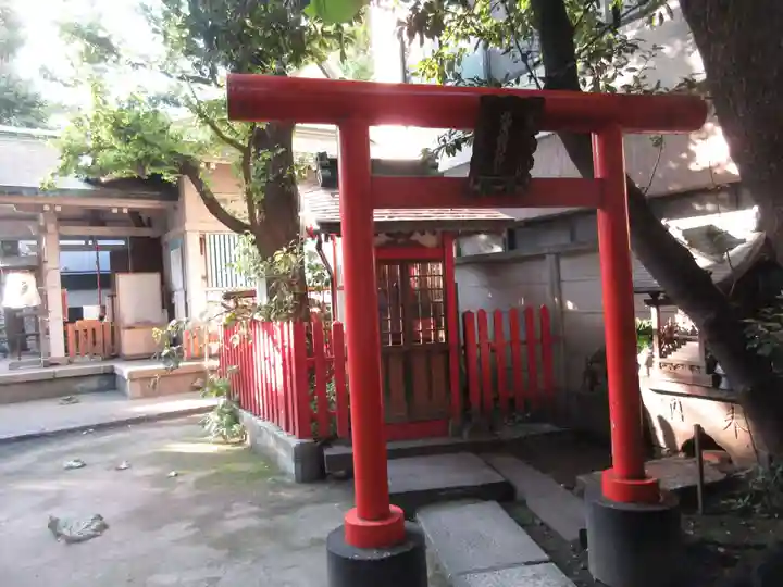 銀杏岡八幡神社の末社・摂社