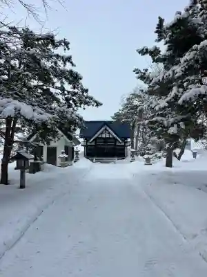 真龍神社の{uncategorized: "未分類", other: "その他", undefined: "問題あり", building: "その他建物", grave: "お墓", sacred_gate: "鳥居", guardian: "狛犬", statue: "像", buddha: "仏像", history: "歴史", nature: "自然", garden: "庭園", animal: "動物", pagoda: "塔", temizu: "手水舎", mountain_gate: "山門・神門", sanctuary: "本殿・本堂", subordinate: "末社・摂社", art: "芸術", scenery: "景色", jizo: "地蔵", ema: "絵馬", goshuin: "御朱印", omikuji: "おみくじ", items: "授与品その他", amulet: "お守り", goshuincho: "御朱印帳", eats: "食事", festival: "お祭り", votive_dance: "神楽", shichigosan: "七五三参", wedding: "結婚式", experience: "体験その他", initially: "初詣", around: "周辺", anti_infection: "感染症対策"}