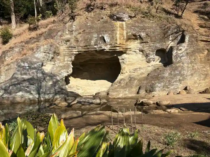 瑞泉寺の{uncategorized: "未分類", other: "その他", undefined: "問題あり", building: "その他建物", grave: "お墓", sacred_gate: "鳥居", guardian: "狛犬", statue: "像", buddha: "仏像", history: "歴史", nature: "自然", garden: "庭園", animal: "動物", pagoda: "塔", temizu: "手水舎", mountain_gate: "山門・神門", sanctuary: "本殿・本堂", subordinate: "末社・摂社", art: "芸術", scenery: "景色", jizo: "地蔵", ema: "絵馬", goshuin: "御朱印", omikuji: "おみくじ", items: "授与品その他", amulet: "お守り", goshuincho: "御朱印帳", eats: "食事", festival: "お祭り", votive_dance: "神楽", shichigosan: "七五三参", wedding: "結婚式", experience: "体験その他", initially: "初詣", around: "周辺", anti_infection: "感染症対策"}