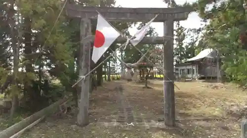 三柱神社の鳥居