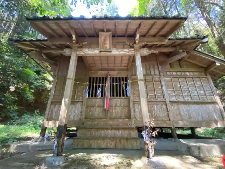 小浜神社の{uncategorized: "未分類", other: "その他", undefined: "問題あり", building: "その他建物", grave: "お墓", sacred_gate: "鳥居", guardian: "狛犬", statue: "像", buddha: "仏像", history: "歴史", nature: "自然", garden: "庭園", animal: "動物", pagoda: "塔", temizu: "手水舎", mountain_gate: "山門・神門", sanctuary: "本殿・本堂", subordinate: "末社・摂社", art: "芸術", scenery: "景色", jizo: "地蔵", ema: "絵馬", goshuin: "御朱印", omikuji: "おみくじ", items: "授与品その他", amulet: "お守り", goshuincho: "御朱印帳", eats: "食事", festival: "お祭り", votive_dance: "神楽", shichigosan: "七五三参", wedding: "結婚式", experience: "体験その他", initially: "初詣", around: "周辺", anti_infection: "感染症対策"}