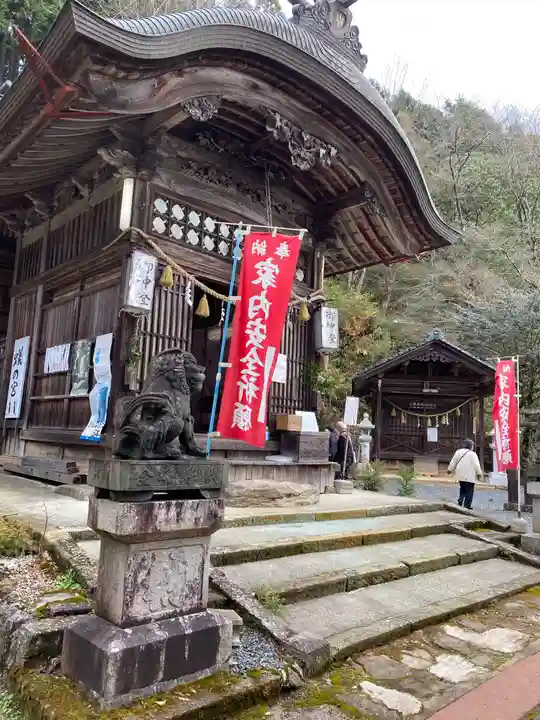高座神社の本殿・本堂