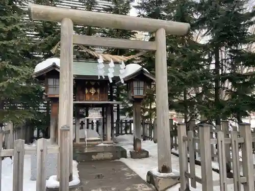 構内札幌神社の鳥居