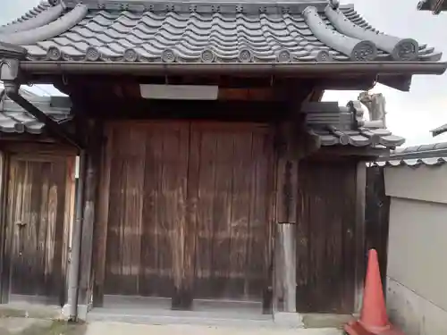 観音寺の山門