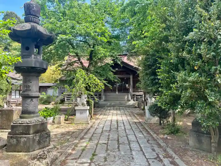 横手神明社の{uncategorized: "未分類", other: "その他", undefined: "問題あり", building: "その他建物", grave: "お墓", sacred_gate: "鳥居", guardian: "狛犬", statue: "像", buddha: "仏像", history: "歴史", nature: "自然", garden: "庭園", animal: "動物", pagoda: "塔", temizu: "手水舎", mountain_gate: "山門・神門", sanctuary: "本殿・本堂", subordinate: "末社・摂社", art: "芸術", scenery: "景色", jizo: "地蔵", ema: "絵馬", goshuin: "御朱印", omikuji: "おみくじ", items: "授与品その他", amulet: "お守り", goshuincho: "御朱印帳", eats: "食事", festival: "お祭り", votive_dance: "神楽", shichigosan: "七五三参", wedding: "結婚式", experience: "体験その他", initially: "初詣", around: "周辺", anti_infection: "感染症対策"}