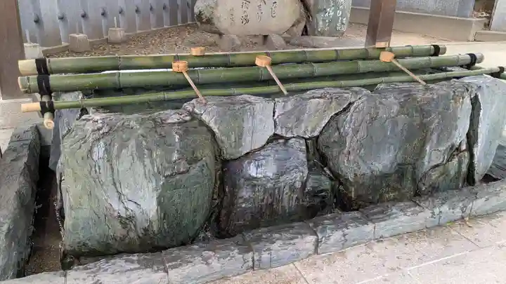 伊豫豆比古命神社の手水舎