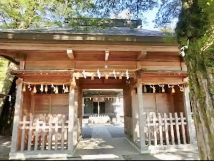 淺間神社(忍野八海)の山門・神門