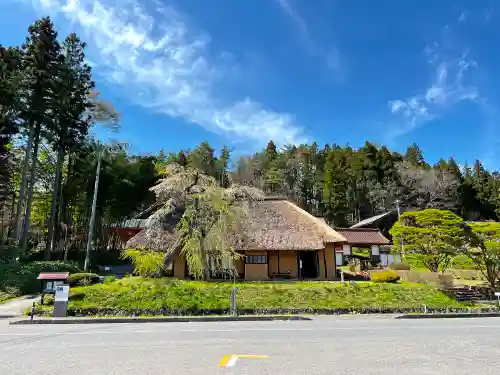 達谷西光寺の建物その他