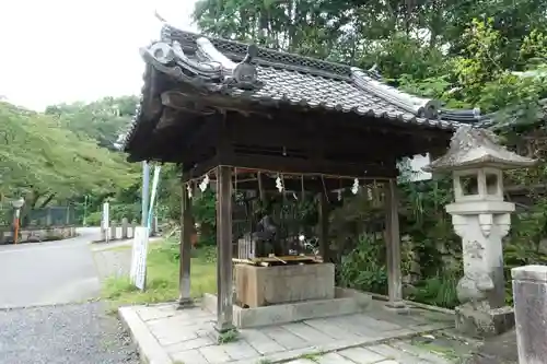 三尾神社の手水舎