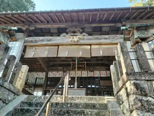 玉瀧神社の{uncategorized: "未分類", other: "その他", undefined: "問題あり", building: "その他建物", grave: "お墓", sacred_gate: "鳥居", guardian: "狛犬", statue: "像", buddha: "仏像", history: "歴史", nature: "自然", garden: "庭園", animal: "動物", pagoda: "塔", temizu: "手水舎", mountain_gate: "山門・神門", sanctuary: "本殿・本堂", subordinate: "末社・摂社", art: "芸術", scenery: "景色", jizo: "地蔵", ema: "絵馬", goshuin: "御朱印", omikuji: "おみくじ", items: "授与品その他", amulet: "お守り", goshuincho: "御朱印帳", eats: "食事", festival: "お祭り", votive_dance: "神楽", shichigosan: "七五三参", wedding: "結婚式", experience: "体験その他", initially: "初詣", around: "周辺", anti_infection: "感染症対策"}