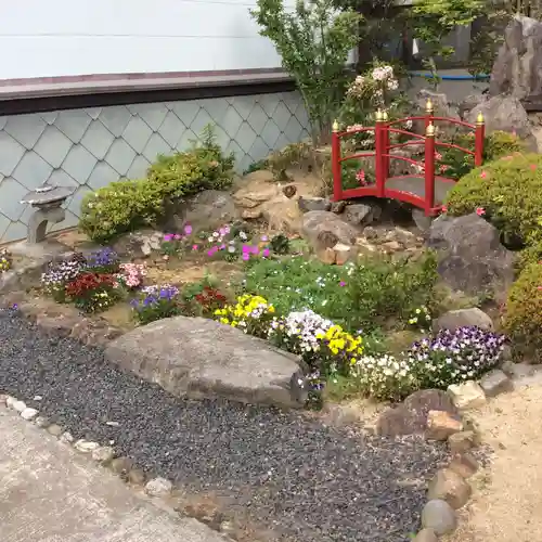 大鏑神社の庭園