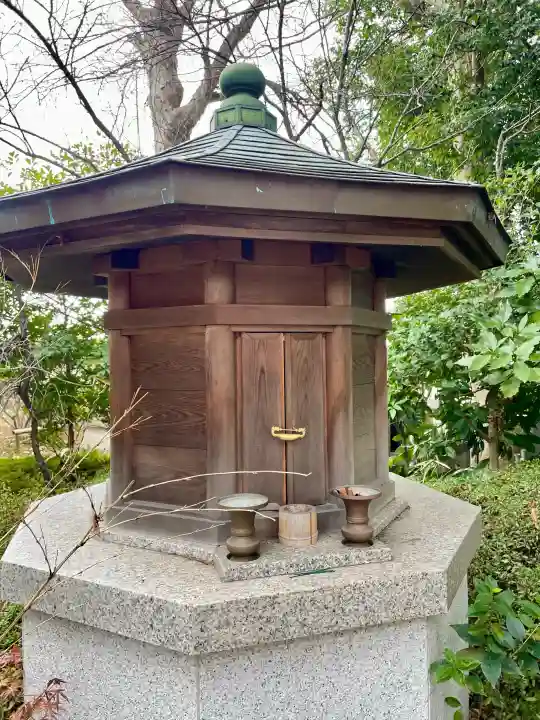 徳蔵院の{uncategorized: "未分類", other: "その他", undefined: "問題あり", building: "その他建物", grave: "お墓", sacred_gate: "鳥居", guardian: "狛犬", statue: "像", buddha: "仏像", history: "歴史", nature: "自然", garden: "庭園", animal: "動物", pagoda: "塔", temizu: "手水舎", mountain_gate: "山門・神門", sanctuary: "本殿・本堂", subordinate: "末社・摂社", art: "芸術", scenery: "景色", jizo: "地蔵", ema: "絵馬", goshuin: "御朱印", omikuji: "おみくじ", items: "授与品その他", amulet: "お守り", goshuincho: "御朱印帳", eats: "食事", festival: "お祭り", votive_dance: "神楽", shichigosan: "七五三参", wedding: "結婚式", experience: "体験その他", initially: "初詣", around: "周辺", anti_infection: "感染症対策"}