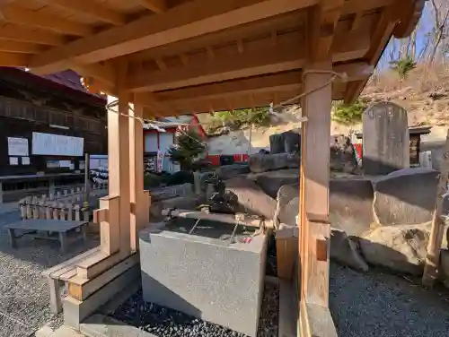 高屋敷稲荷神社の{uncategorized: "未分類", other: "その他", undefined: "問題あり", building: "その他建物", grave: "お墓", sacred_gate: "鳥居", guardian: "狛犬", statue: "像", buddha: "仏像", history: "歴史", nature: "自然", garden: "庭園", animal: "動物", pagoda: "塔", temizu: "手水舎", mountain_gate: "山門・神門", sanctuary: "本殿・本堂", subordinate: "末社・摂社", art: "芸術", scenery: "景色", jizo: "地蔵", ema: "絵馬", goshuin: "御朱印", omikuji: "おみくじ", items: "授与品その他", amulet: "お守り", goshuincho: "御朱印帳", eats: "食事", festival: "お祭り", votive_dance: "神楽", shichigosan: "七五三参", wedding: "結婚式", experience: "体験その他", initially: "初詣", around: "周辺", anti_infection: "感染症対策"}