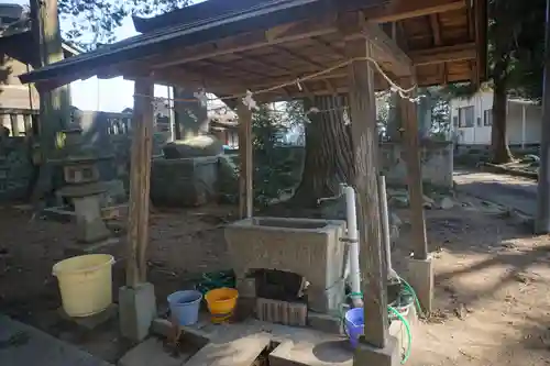 樋口雷神社の手水舎