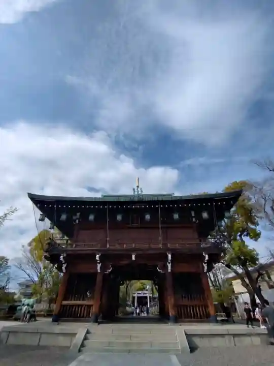 石切劔箭神社の{uncategorized: "未分類", other: "その他", undefined: "問題あり", building: "その他建物", grave: "お墓", sacred_gate: "鳥居", guardian: "狛犬", statue: "像", buddha: "仏像", history: "歴史", nature: "自然", garden: "庭園", animal: "動物", pagoda: "塔", temizu: "手水舎", mountain_gate: "山門・神門", sanctuary: "本殿・本堂", subordinate: "末社・摂社", art: "芸術", scenery: "景色", jizo: "地蔵", ema: "絵馬", goshuin: "御朱印", omikuji: "おみくじ", items: "授与品その他", amulet: "お守り", goshuincho: "御朱印帳", eats: "食事", festival: "お祭り", votive_dance: "神楽", shichigosan: "七五三参", wedding: "結婚式", experience: "体験その他", initially: "初詣", around: "周辺", anti_infection: "感染症対策"}